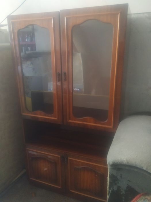 Шкаф и тумбы недорого.