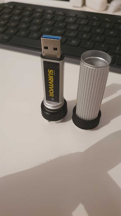 Pendrive Corsair Survivor 128GB