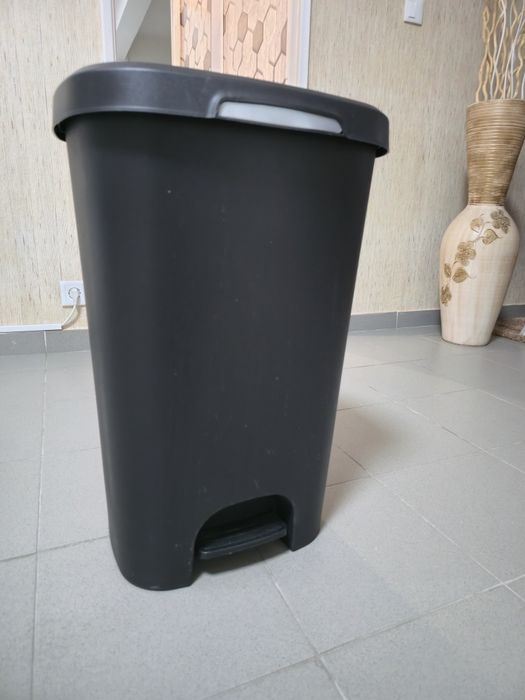 Lixo grande de pedal