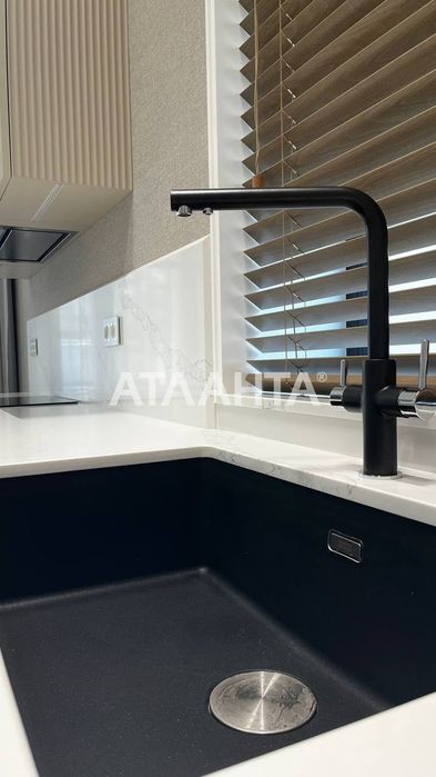 В продаже добротный дом в Совиньоне 4 спальни, бассейн