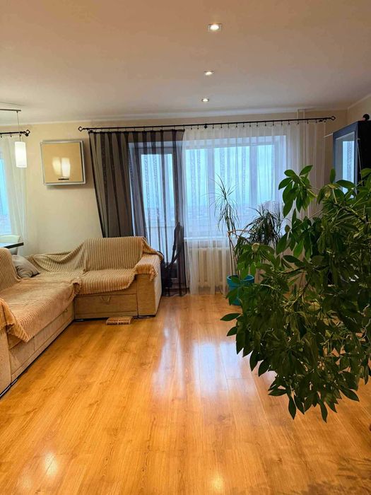 2к.квартира з великою кухнею