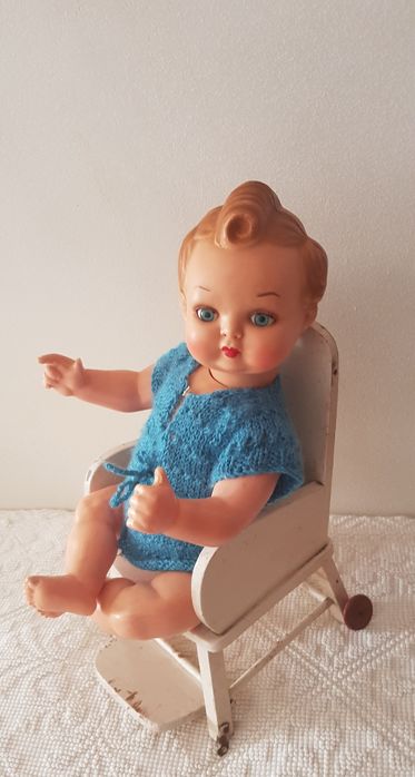 Boneca antiga em celulóide.