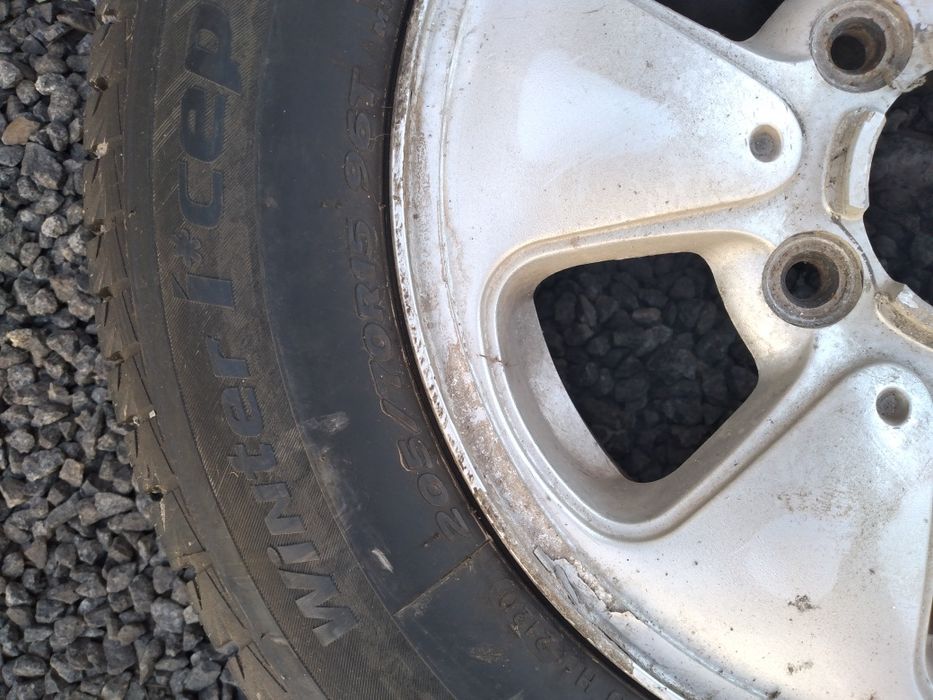 Продам комплект шин зимових 205/70R15 з дисками 4шт