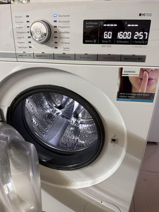 Simens IQ700 -8кг підсвітка барабана 1рік гарантія