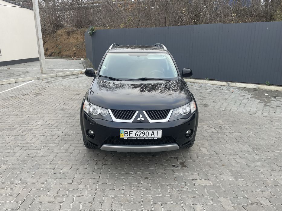 Mitsubishi Outlander XL