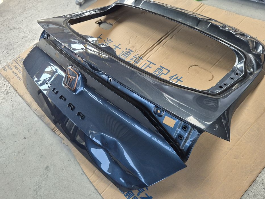 Cupra Born klapa