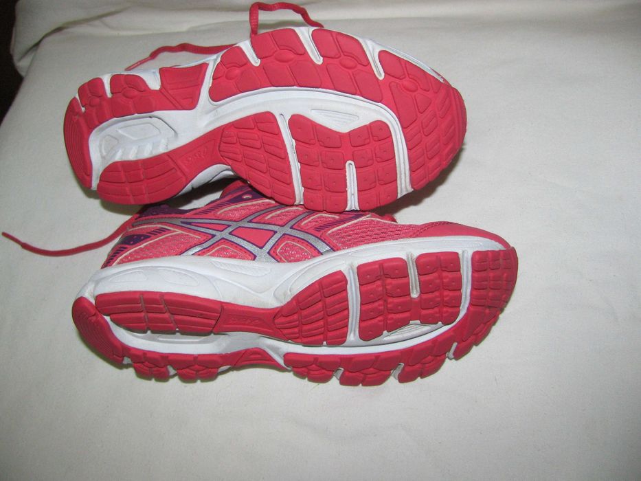 Кроссовки Oasics размер US 1, EUR 32,5, стелька 21 см