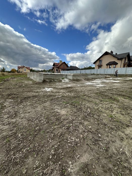 Продаж будинку 146.92 м.кв. спарки у с. Малехів на етапі фундаменту