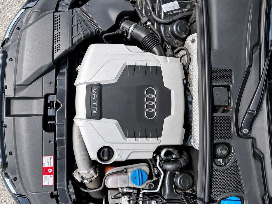 Audi A4 3.0 TDI V6 Quattro S-Line Manual — 240cv