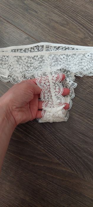Majtki figi damskie z koronki kremowe Primark XS nowe