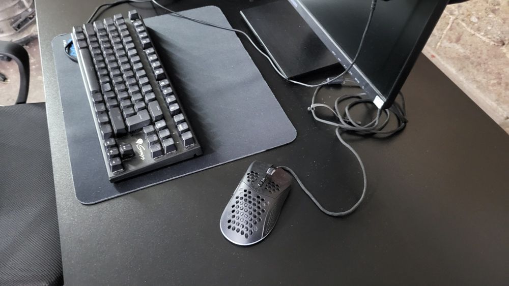 Sprzedam komputer + to co na zdjeciu