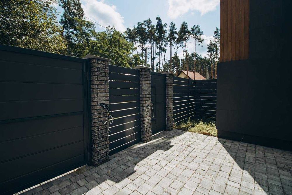 Дуплекс - лісова Буча, 146 м², багатошаровий дах, введений в експл
