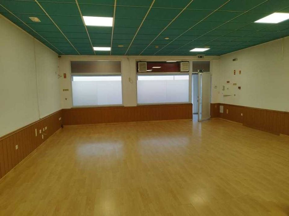 Arrenda-se Espaço Comercial