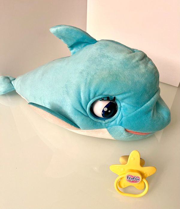 Blu Blu Baby Dolphin - Golfinho peluche interactivo + oferta 1 peluche