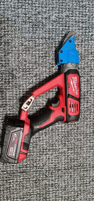 Ножиці по металу акумуляторні Milwaukee M18 + батарея