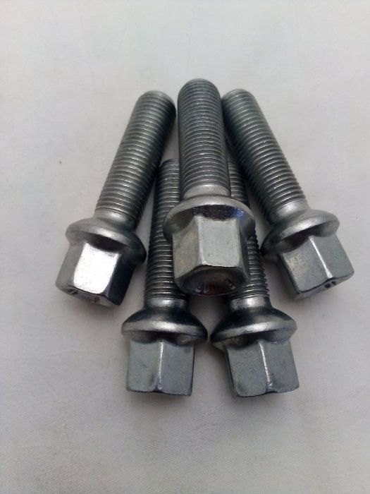 Болты колесные Германия.  Mercedes Vito под оригинальные диски