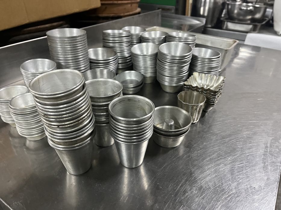 Formas para bolos em aluminio 290 unidades
