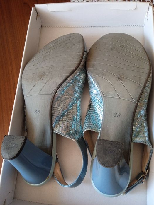 Pantofle skórzane r.38