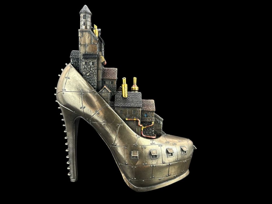 Steampunk Wzgórze Miasta W Szpilce Veronese (Wu76936a4)