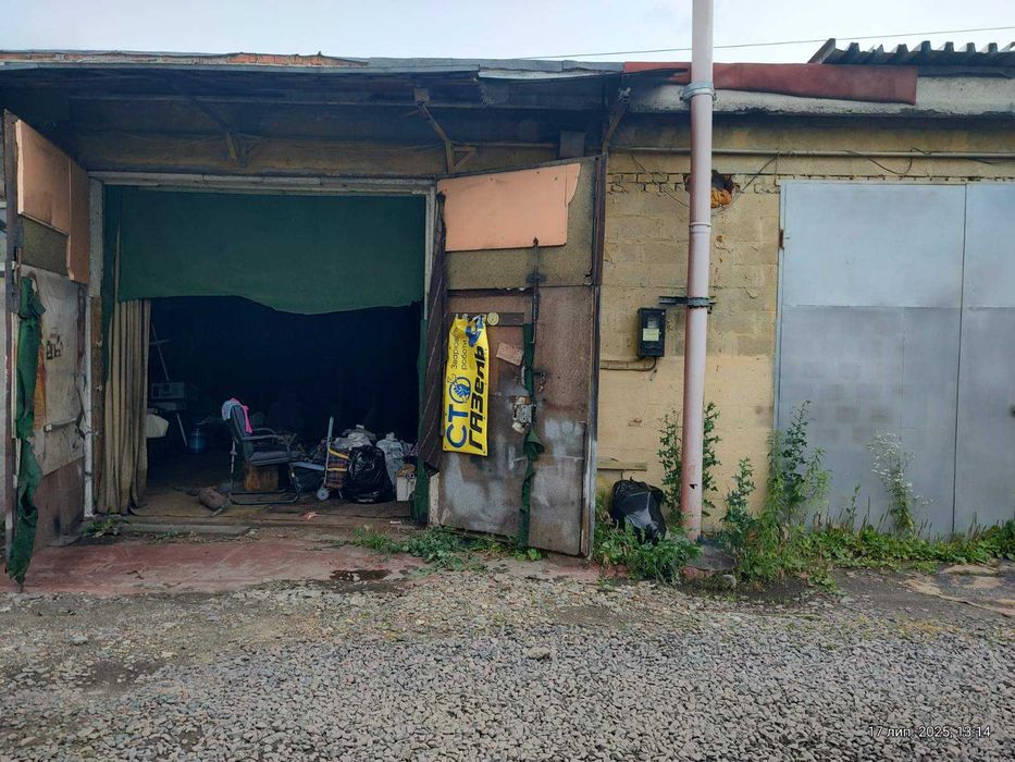 Гараж СТО Техстанція Великий ДВА сусідні Троєщина 11.60х11.40м 132квм