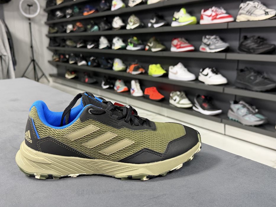 Оригінал кросівки Adidas Tracefinder Q47239. (27см)