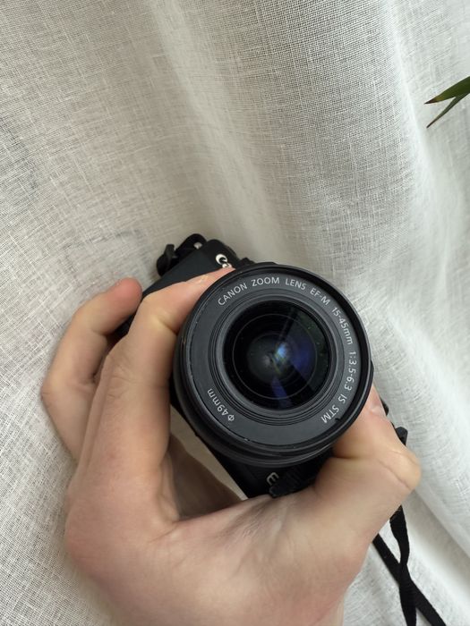 Фотоапарат Canon Eos M 100. Кенон М 100