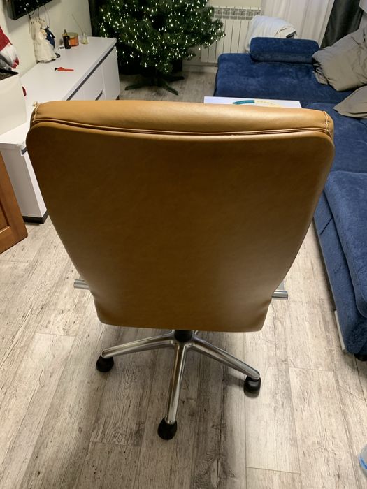 Кресло директорское. Натуральная кожа.