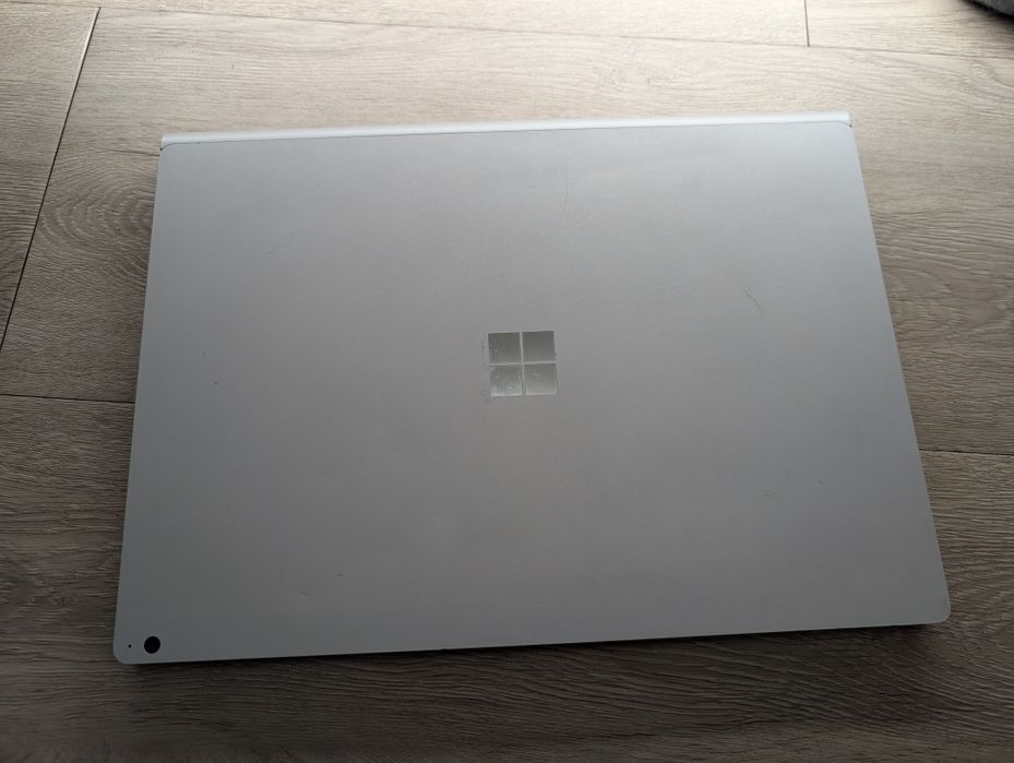 Microsoft Surface Book 2 15 i7-8650u 16/256 GTX 1060 6GB 3K нюанс