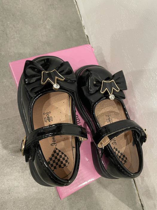 Туфлі на дівчинку 25 розмір