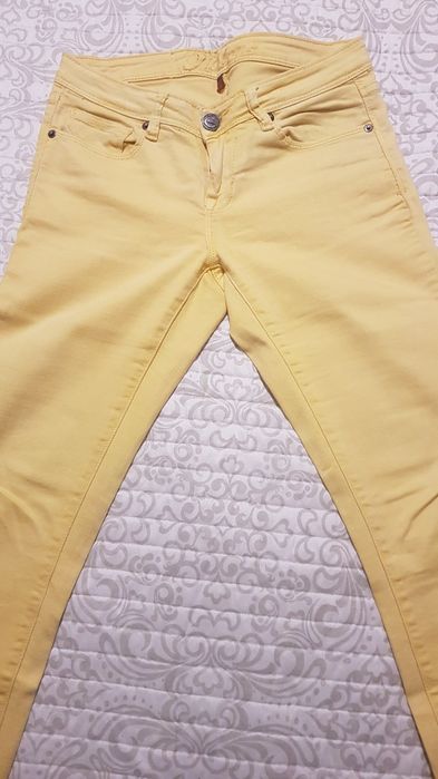 Spodnie żółte fishbone