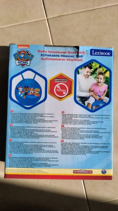 Bola insuflável saltitante