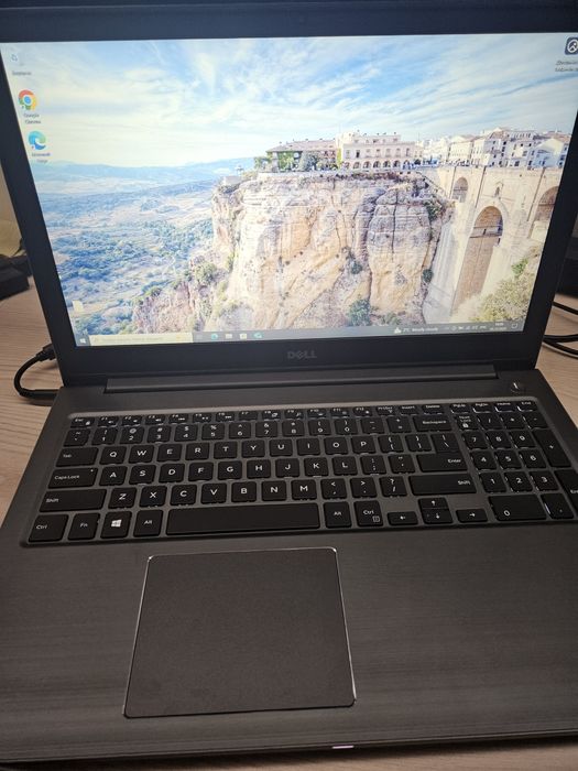 Dell	Vostro 5568 i5-7200U/8Gb DDR4/ SSD 256Gb /15.6" IPS/метал корпус