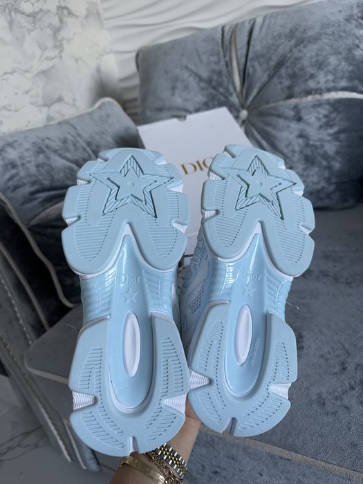 Кроссовки люкс бренд тренд 2025