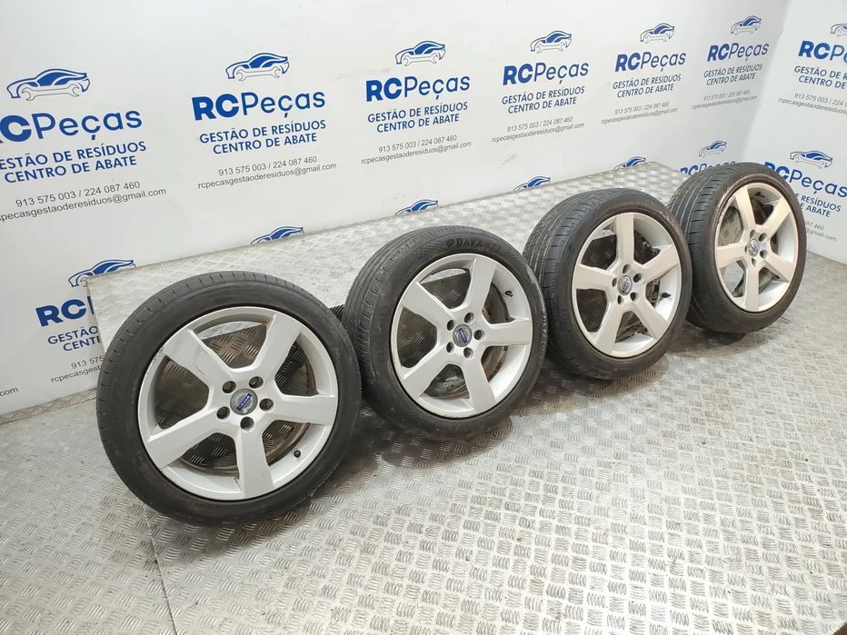 - Conjunto de jantes 17 originais Volvo S40 Mk2 Facelift R-design 7J