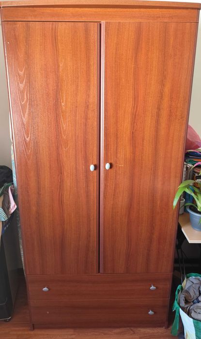 Quarto completo com arrumação - cama com colchão + roupeiro