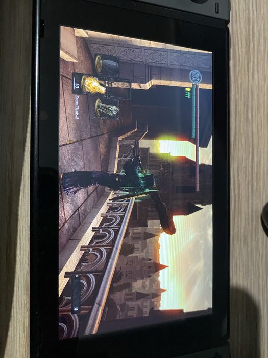 Konsola Nintendo Switch V2 + gra Dark Souls + etui