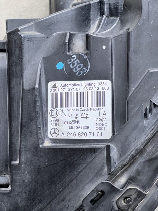 Ótica esquerda Mercedes Classe B W246 Bi-Xenon — A 246.820.71.61