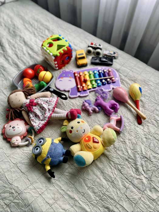 Лот дитячих іграшок у хорошому стані