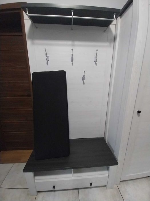 Zestaw mebli do przedpokoju