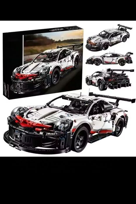Собранная модель Lego Porsche RSR
