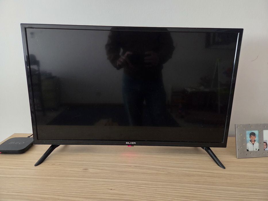 TV Silver 32" Seminova
