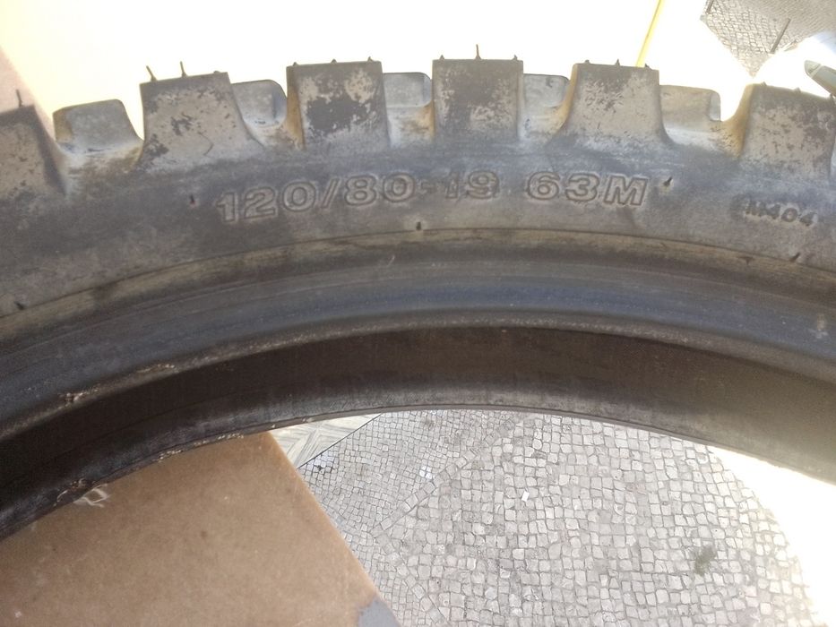 Pneu mota/ bicicleta