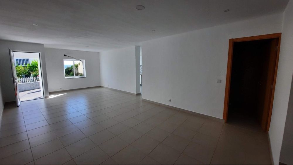 Apartamento T2 semi-mobilado