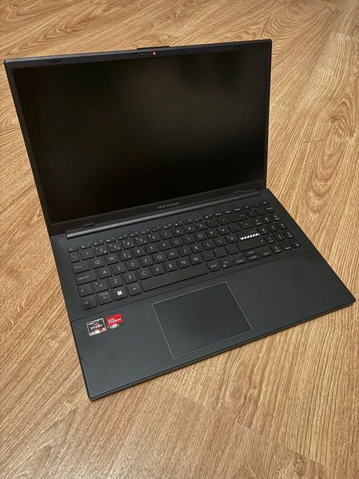 ASUS Vivobook Go E1504FA AMD Ryzen 5 7520U/16GB/512GB SSD/15.6" (PT) - Como Novo
