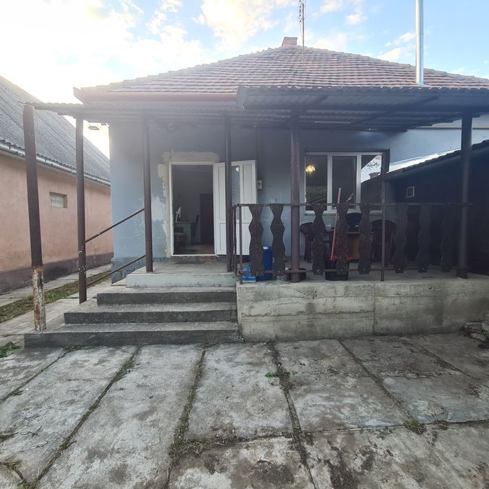 Продається компактний сімейний будинок в м.Берегове
