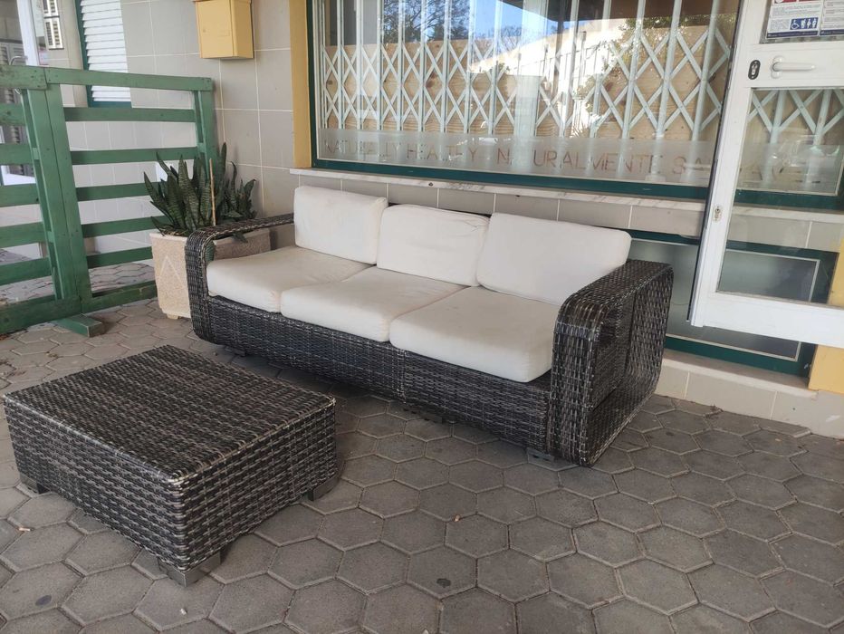 Sofá de Jardim com Mesa em Vime