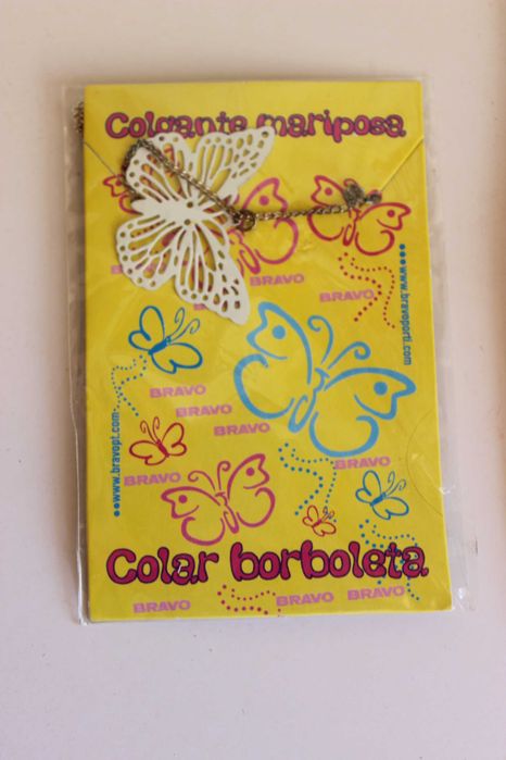 7 colares de fantasia, novos na embalagem