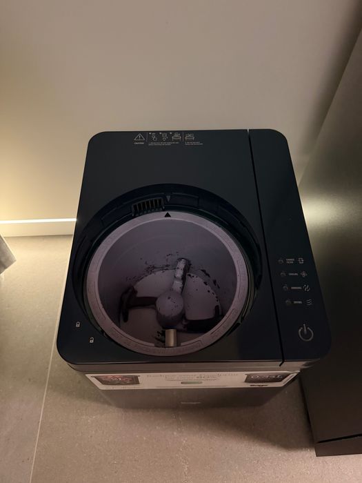 Elektryczny kompostownik domowy Sage SWR550