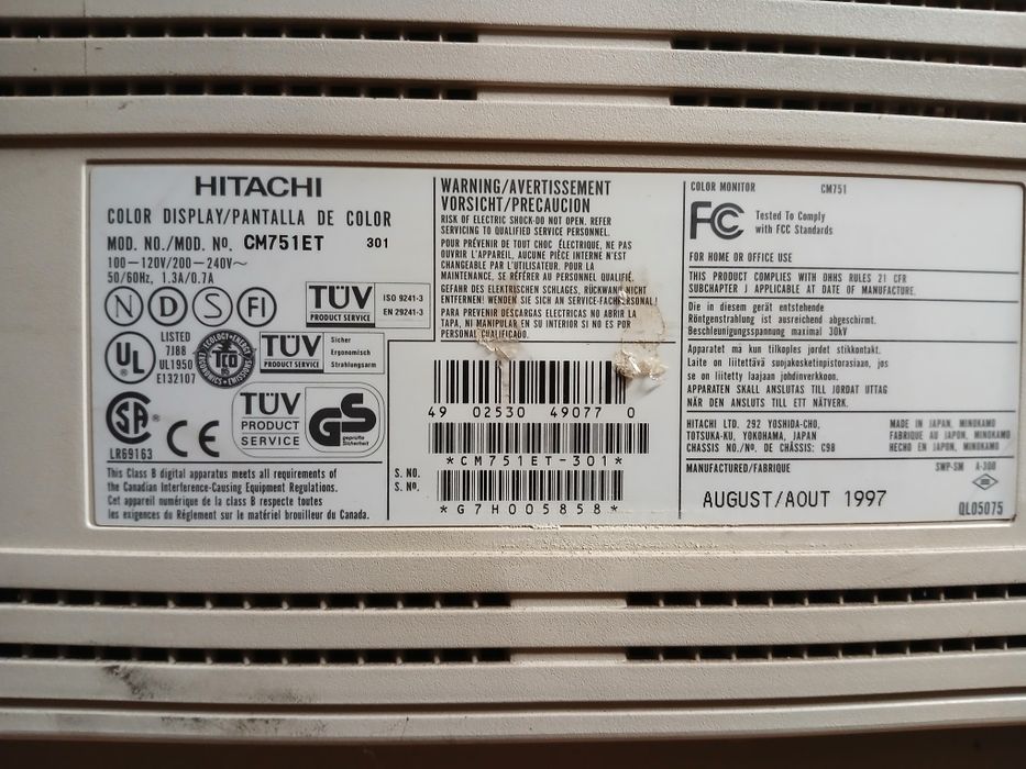 Monitor CRT 19" marki HITACHI model CM751ET z roku 1997