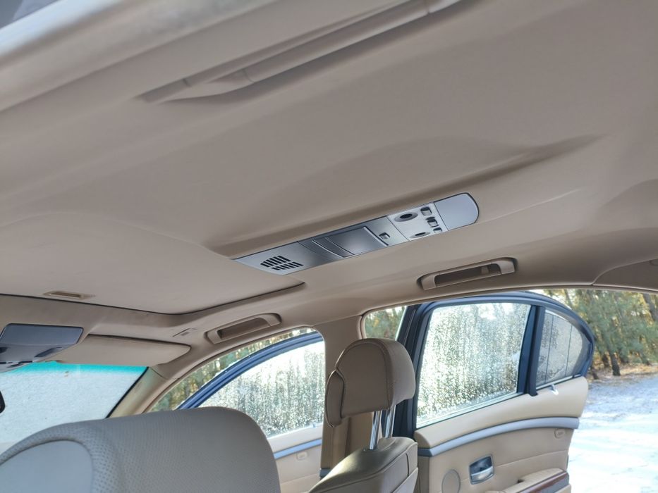 BMW E65 2004 uszkodzony